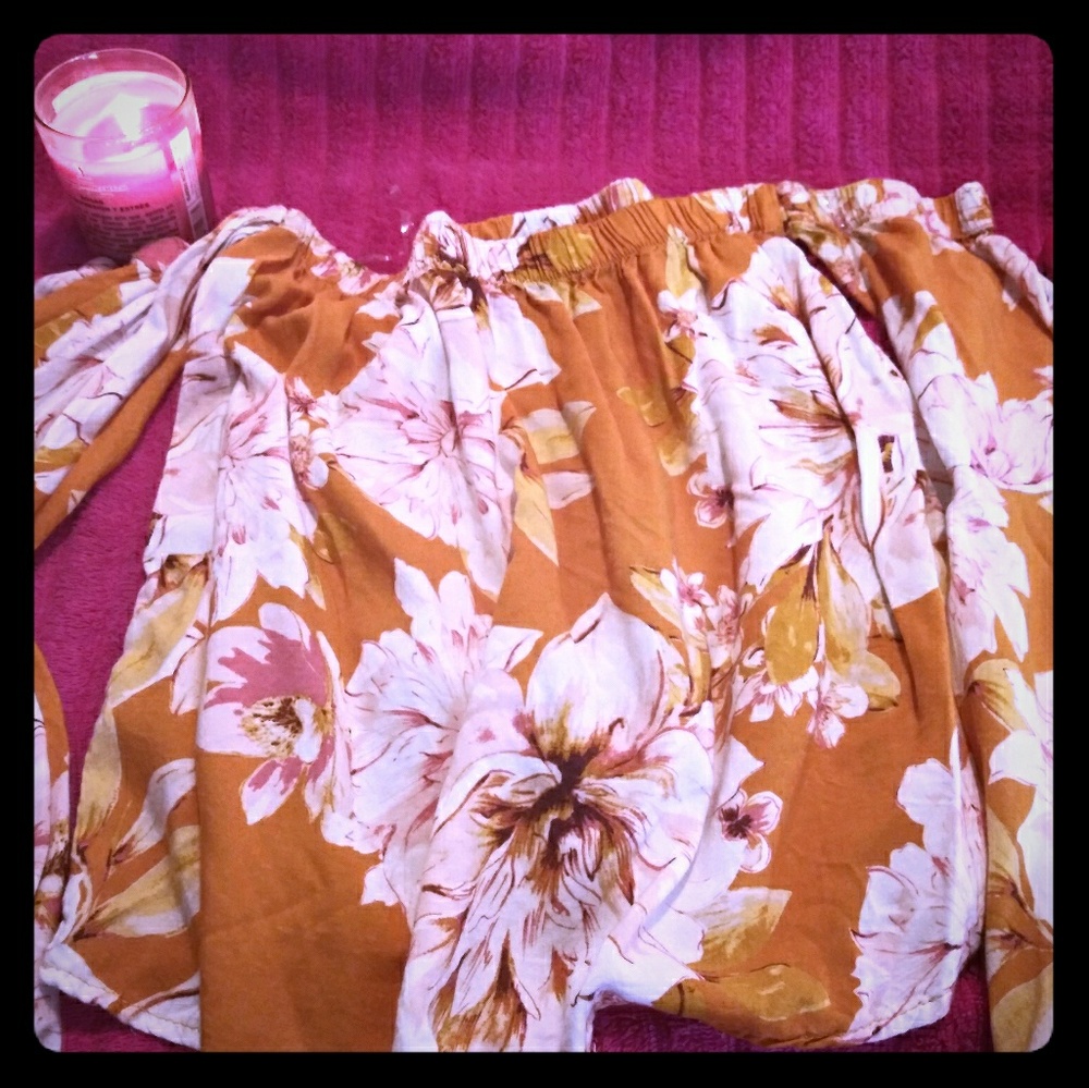 Shoulder blouse